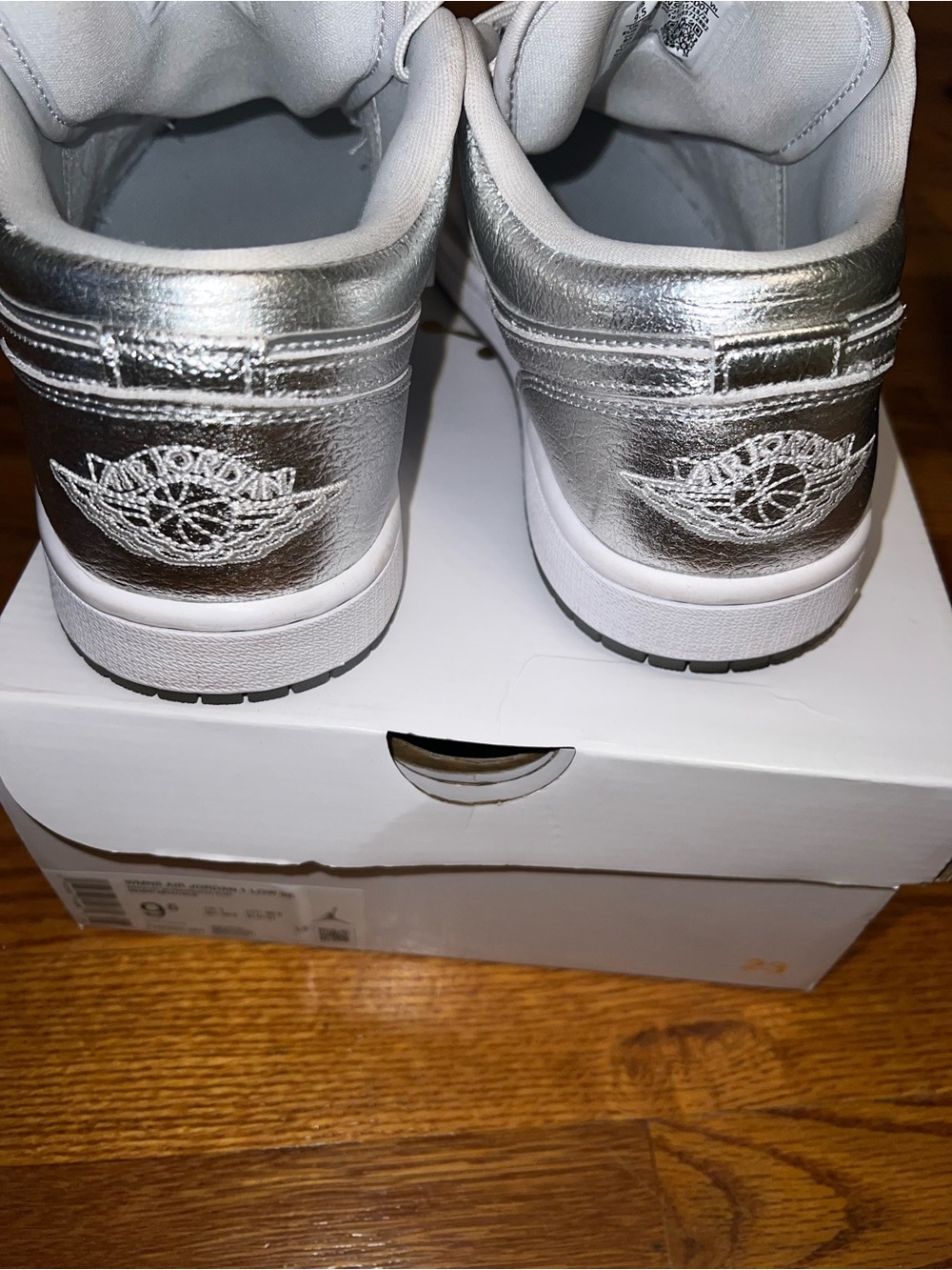 Jordan WMNS Low SE Sneakers in White & Metallic Silver - Picture 3 of 6